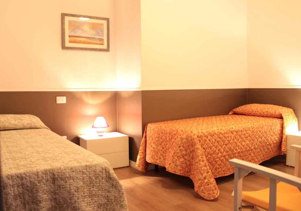 Bed and Breakfast Pino Marittimo Чивитанова-Марке Номер фото