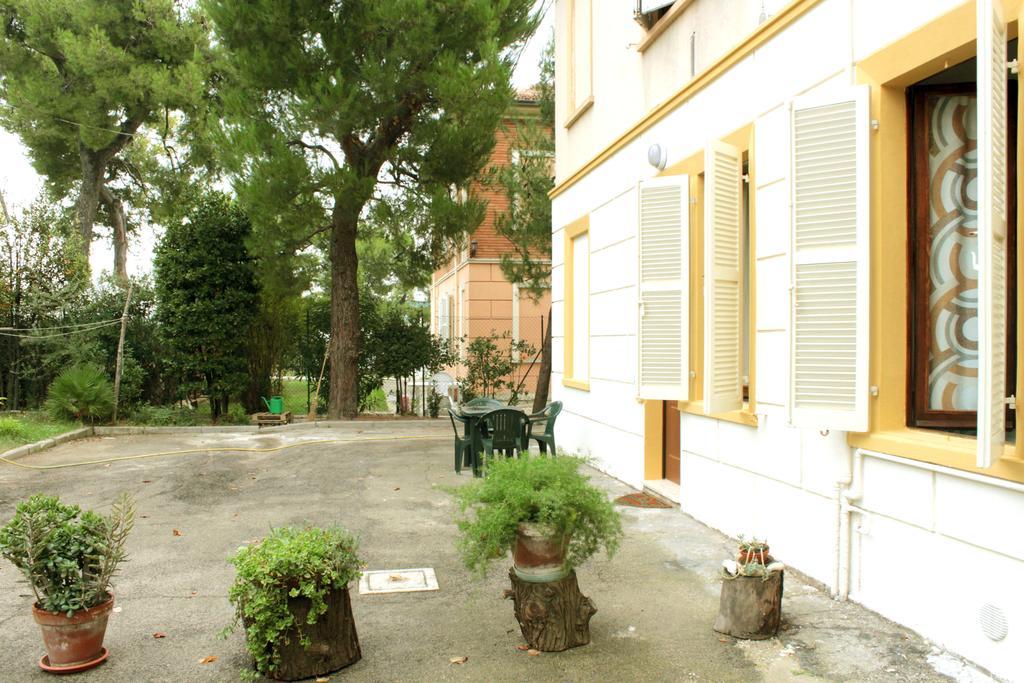Bed and Breakfast Pino Marittimo Чивитанова-Марке Экстерьер фото